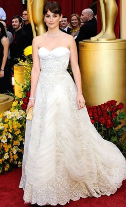 Inspirasi Busana Pengantin Dari Gaun Selebriti di Karpet Merah