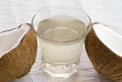 Konsumsilah Air Kelapa dan Yogurt Saat Berbuka dan Sahur Agar Tubuh Tetap Bugar (2)