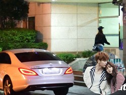 Lee Jong Suk Dikabarkan Pacaran dengan Park Shin Hye, Netizen Salah Fokus ke Porsche