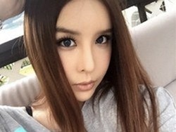 Gaya Transgender Pertama Korea Harisu Nikmati Musim Panas dengan Suami