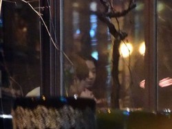 Paparazzi Potret Momen Kencan Lee Jong Suk dan Park Shin Hye