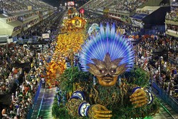 Ini 5 Event & Atraksi Wisata di Dunia yang Melarang Tongsis