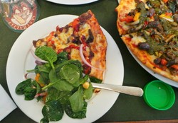 Wisata Kuliner di Australia, Ada Pizza dengan Topping Ajaib