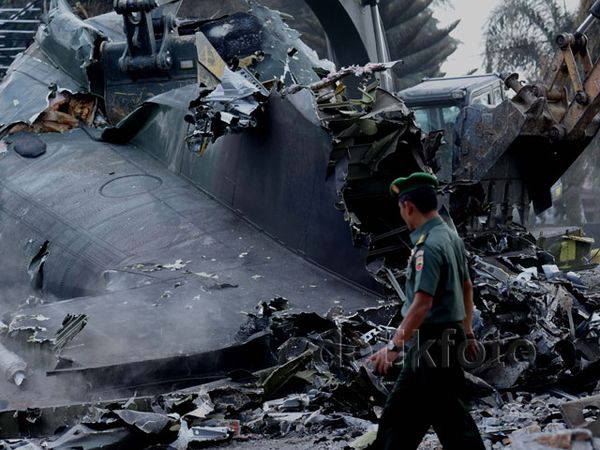 Permudah Evakuasi, Ekor Hercules Dihancurkan