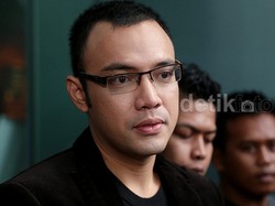 Puasa di Mekkah, Sandy Tumiwa Perdalam Al Quran