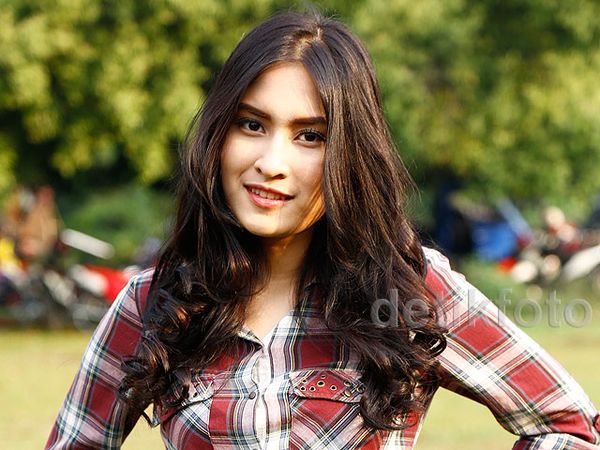 Perkenalkan Angbeen Rishi, Bintang Baru Berdarah India dan Jerman