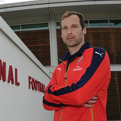 Sudah Akrabi Kompetisi, Cech Tinggal Adaptasi dengan Skuat Arsenal