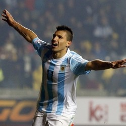 Aguero Menatap Titel Topskorer