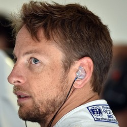 Button: Musim Ini Kami Takkan Ada di Podium