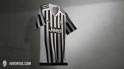 Tiga Bintang Emas di Kostum Anyar Juventus