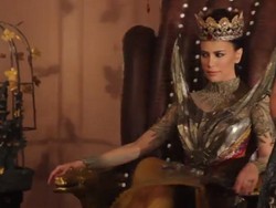 Penampilan Misterius Sophia Latjuba, Ahmad Dhani vs Farhat Abbas Berlanjut