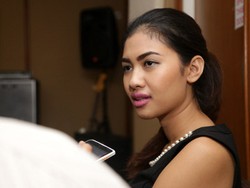 Della Wulan Hindari Image Seksi Seperti Julia Perez
