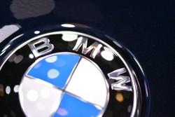 BMW Buka Peluang Garap Mobil Bareng Apple