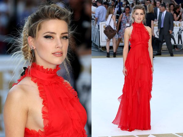 Amber Heard Cantik Bergaun Merah, Johnny Depp Pasti Terpesona