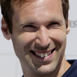 Tekad Cech Bawa Arsenal Juara Liga Musim Depan