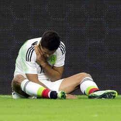 Cedera di Laga Ujicoba, Chicharito Terancam Absen di Piala Emas