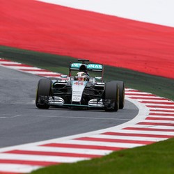 Hamilton Ingin Ulangi Kemeriahan Pesta Kemenangan di Silverstone Tahun Lalu