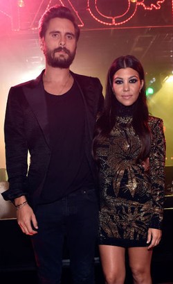 Liburan Bareng Mantan Kekasih, Scott Disick Selingkuhi Kourtney Kardashian?