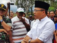 Bupati Anas Temui Warga Lereng Gunung Raung