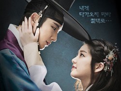Lee Jun Ki dan Lee Yoo Bi Mesra di Poster The Scholar Who Walks the Night