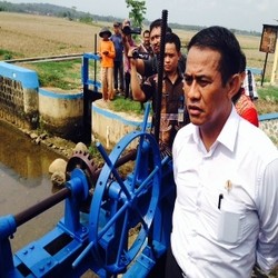 Mentan Amran Siapkan 20.000 Pompa Air untuk Atasi Sawah Kering