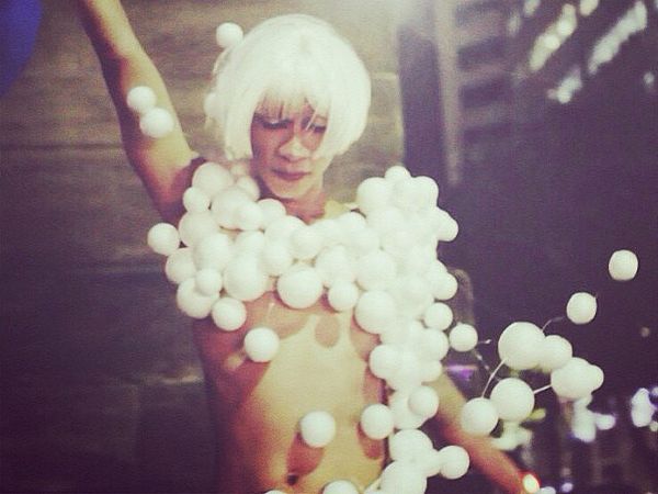 Begini Penampilan Aming di Parade Gay Australia