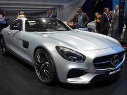 Mercedes-Benz Kenalkan Pesaing Porsche Panamera