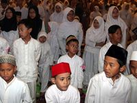 1.000 Anak Yatim Buka Puasa Bersama