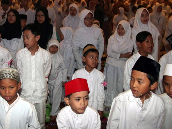 1.000 Anak Yatim Buka Puasa Bersama