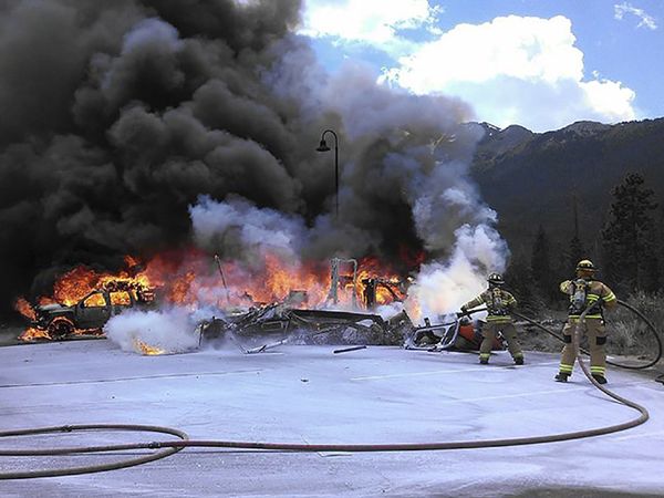 Helikopter Jatuh dan Terbakar di Colorado