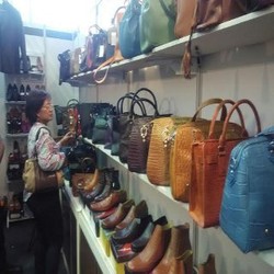 Cerita Perajin Kulit Garut yang Geleng-geleng Kepala Soal Ekonomi Lesu