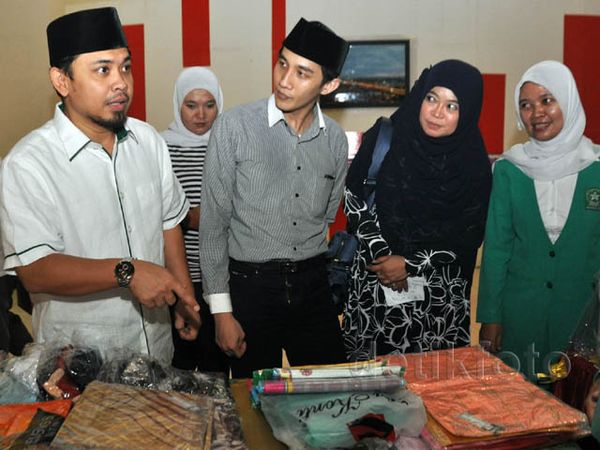 PWNU DKI dan Fatayat Jalin Silaturahmi dengan Warga