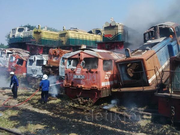 Stasiun Sidotopo Terbakar