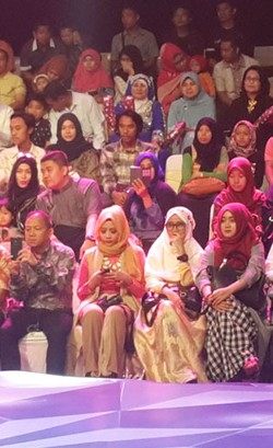 Foto : Ramainya Penonton Saat Berikan Dukungan Bagi Finalis Sunsilk Hijab Hunt