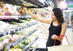 Mau Belanja Telur dan Roti? Cek Dulu Fakta dari 5 Mitos Soal Belanja Ini!