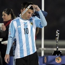 Keluarga Messi Diserang Fans Chile Saat Nonton Final Copa America