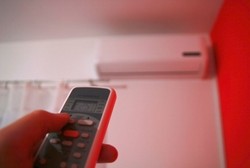 Mana Lebih Aman Digunakan untuk Anak, AC atau Kipas Angin?