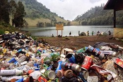Hari Gini Masih Buang Sampah di Gunung? Norak!