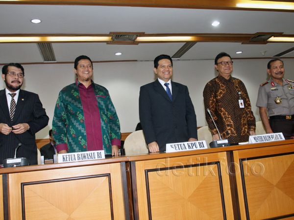 DPR dan Pemerintah Bahas Pilkada