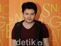 Begini Cara Pacaran Jarak Jauh Ala Ridho Rhoma