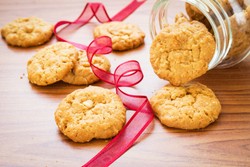 Kemas Cookies dengan Plastik Bening dan Stoples Manson Jar Agar Lebih Menarik