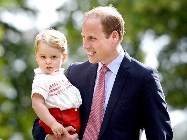 Pangeran George Super Cute di Hari Pembaptisan Putri Charlotte