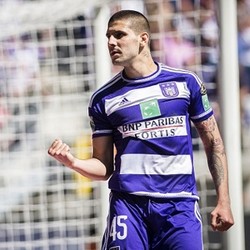 Roma Nantikan Keputusan Mitrovic