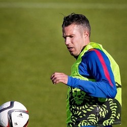 Agen Bantah Van Persie Sudah Dapat Klub Baru
