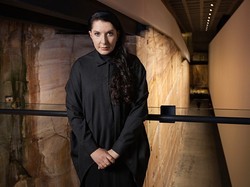 Fenomenal! Marina Abramovic Bikin Performing Arts dari Pemakamannya