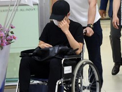 Cedera, D.O EXO Pulang ke Korea dengan Kursi Roda