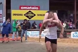 Festival Unik di Finlandia, Lomba Lari Sambil Gendong Istri