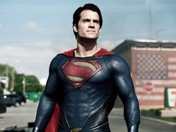 Batman v Superman Bukan Sekuel Man of Steel