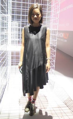 7 Desainer Hong Kong Ditantang Merancang Pakaian dari Kain Batik