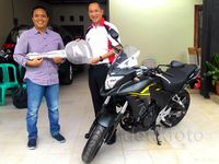 Honda Serahkan Moge Pertama untuk Konsumen